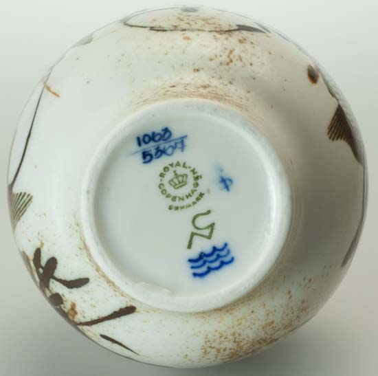 Royal Copenhagen fish vase Nils Thorsson Alumina 1965 1063 5367
